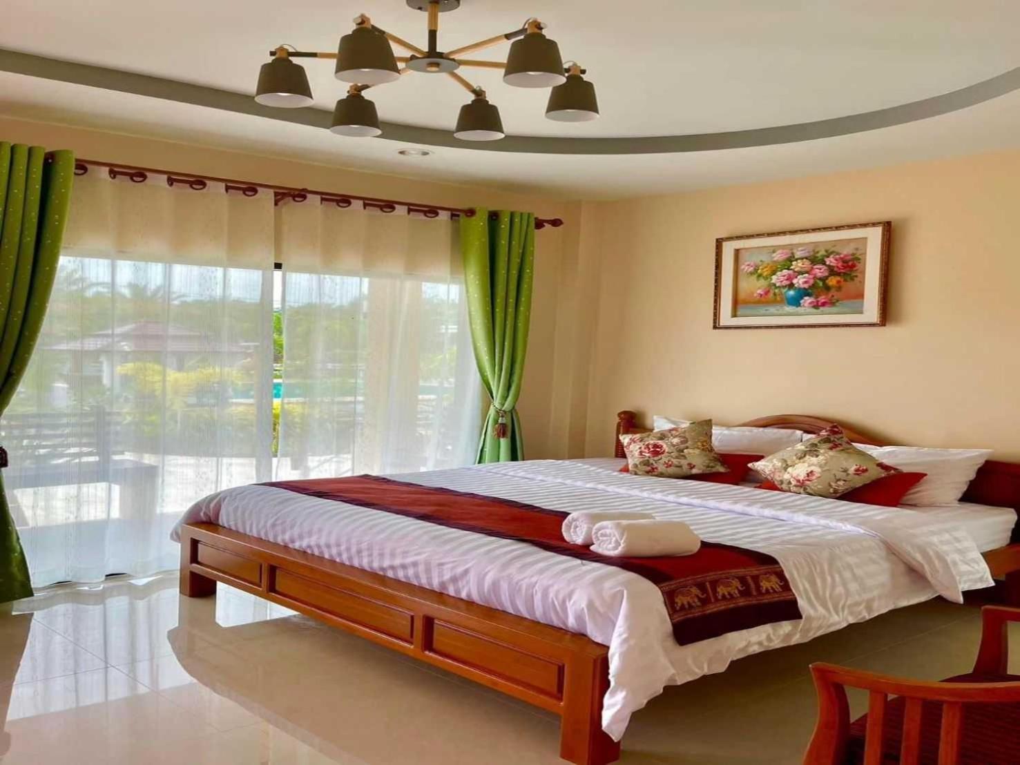 Capital O 75518 Baan Rose Resort Ao Luk Екстериор снимка