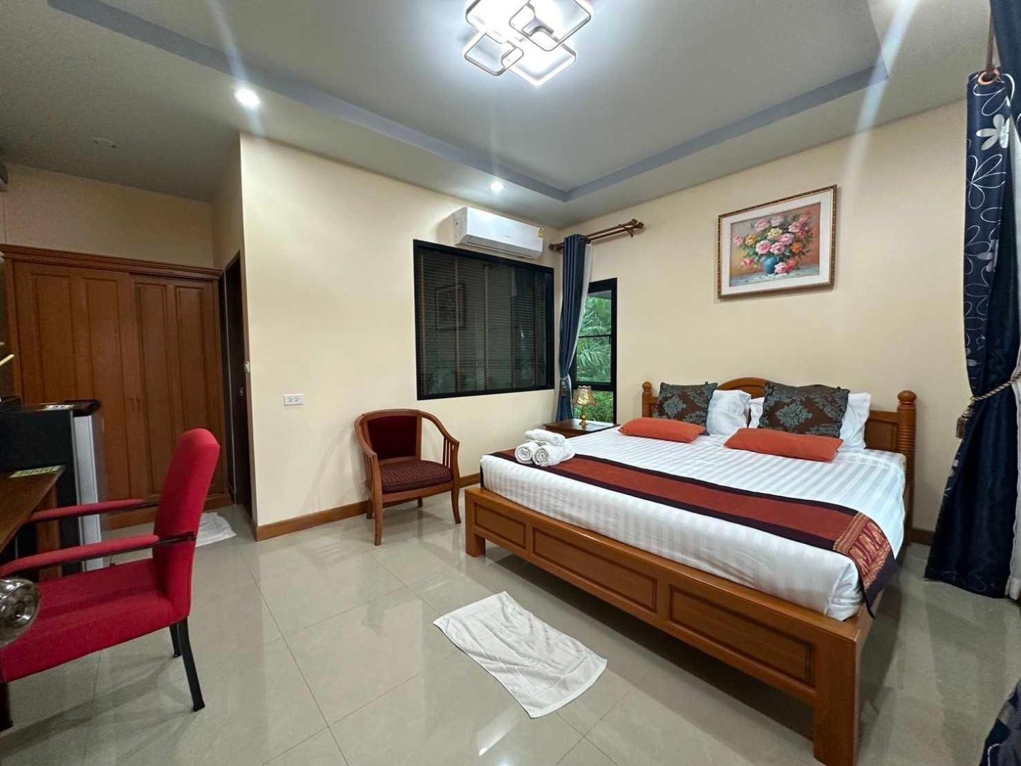 Capital O 75518 Baan Rose Resort Ao Luk Екстериор снимка