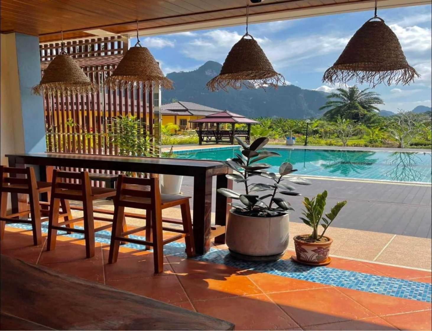 Capital O 75518 Baan Rose Resort Ao Luk Екстериор снимка