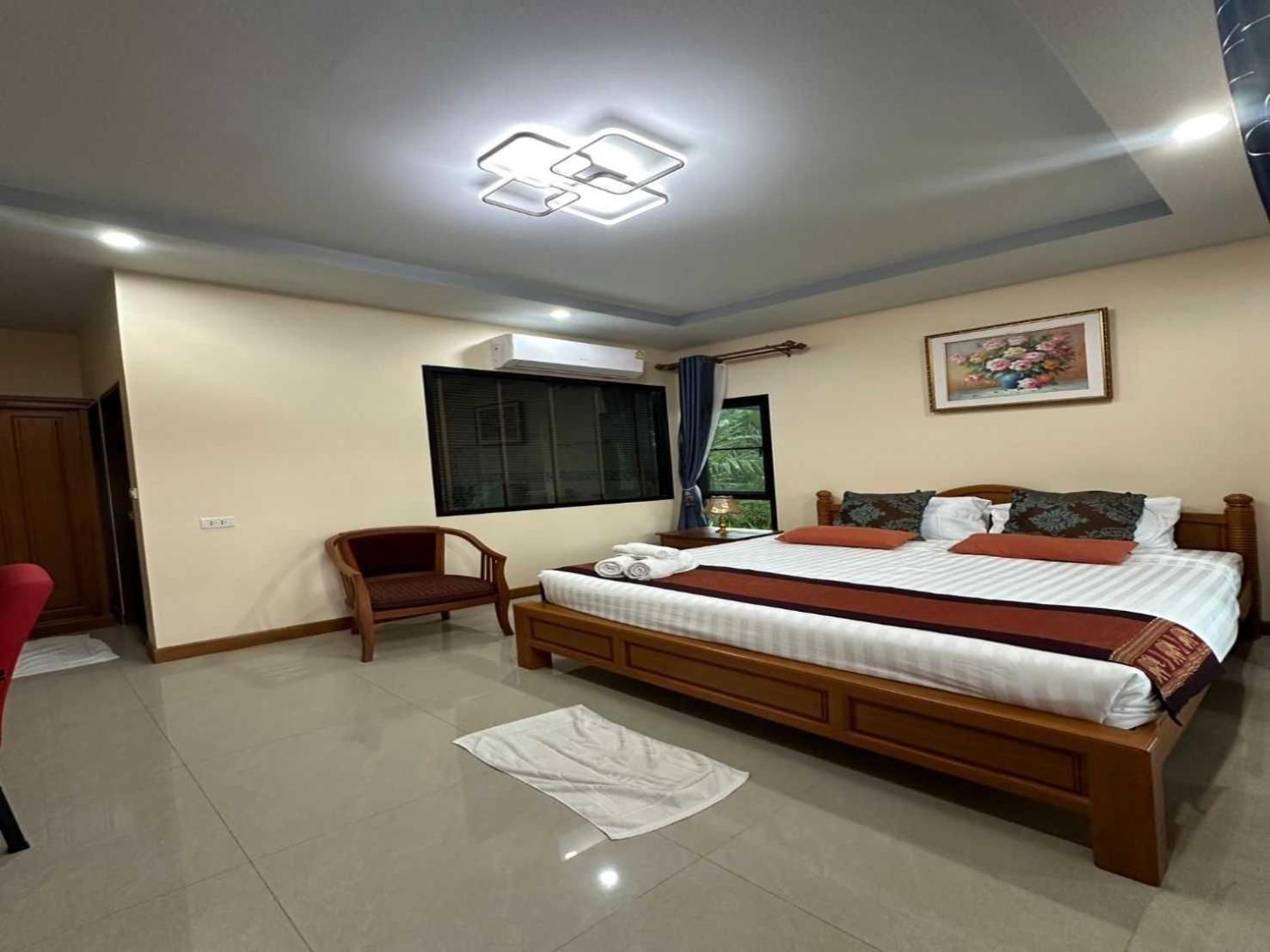 Capital O 75518 Baan Rose Resort Ao Luk Екстериор снимка
