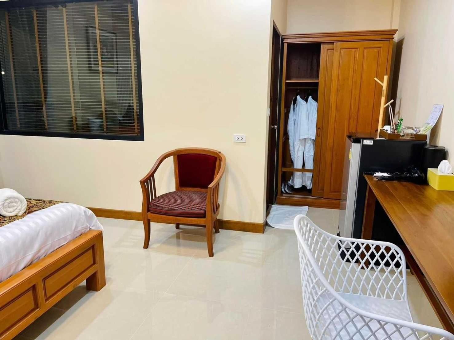 Capital O 75518 Baan Rose Resort Ao Luk Екстериор снимка